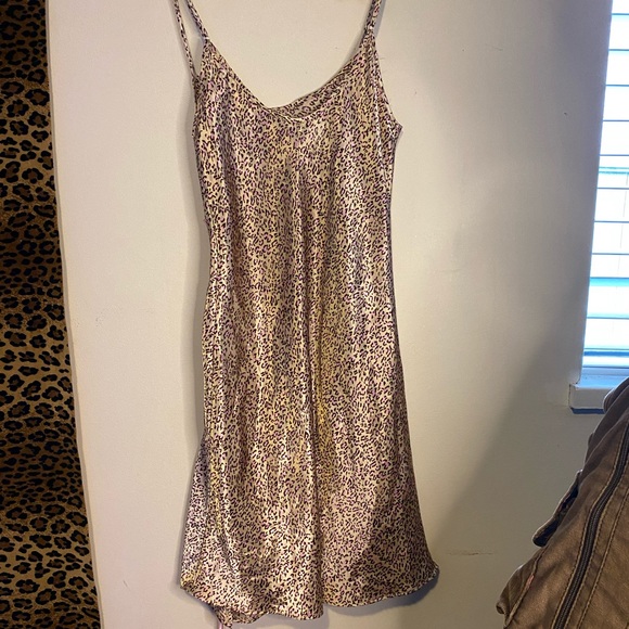 Lasenza leopard slip on dress with pink ribbon - Picture 4 of 7
